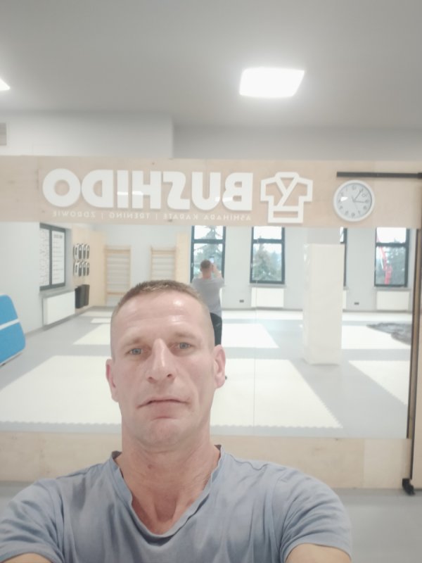 Jestem kawaler mam 43 lata jestem szczupły wysok...