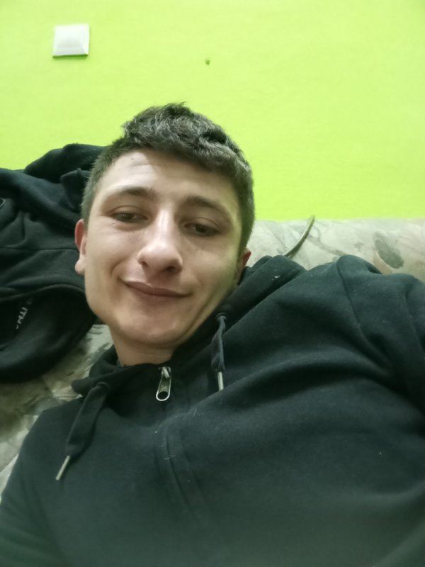 Jestem zwykłym chłopakiem szukającym sexu jeste...