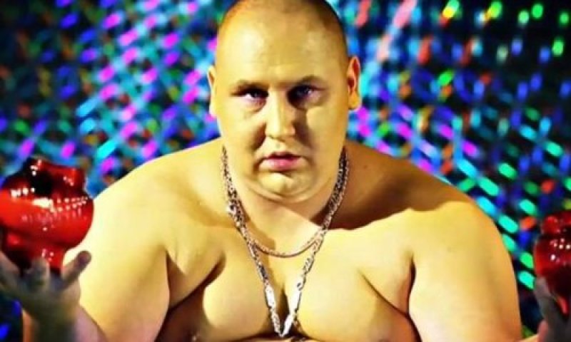 Lubię ostry sex w garażu w samochodzie, poza gar...