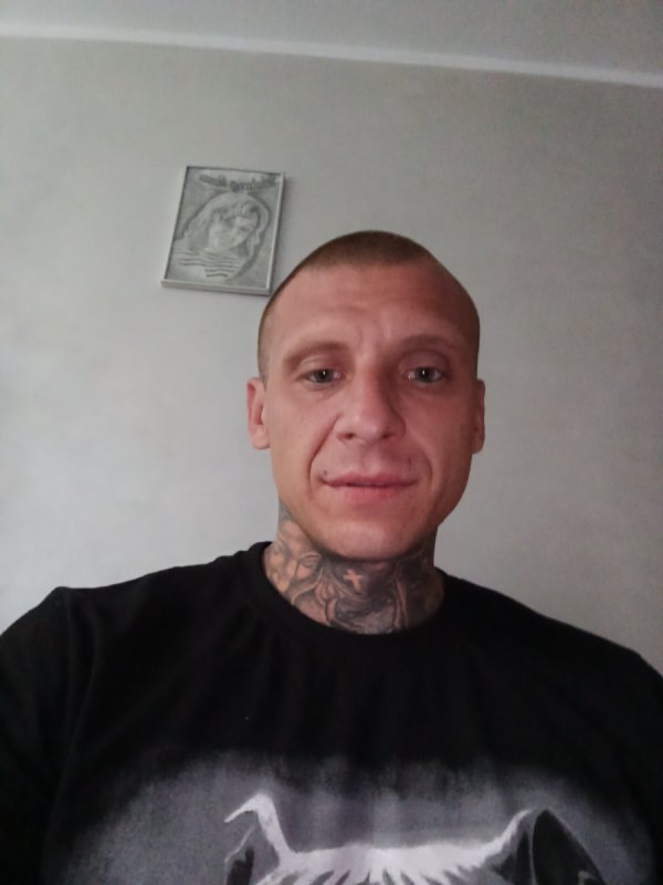 Część szukam chętnej kobiety na miłą intymna zna...
